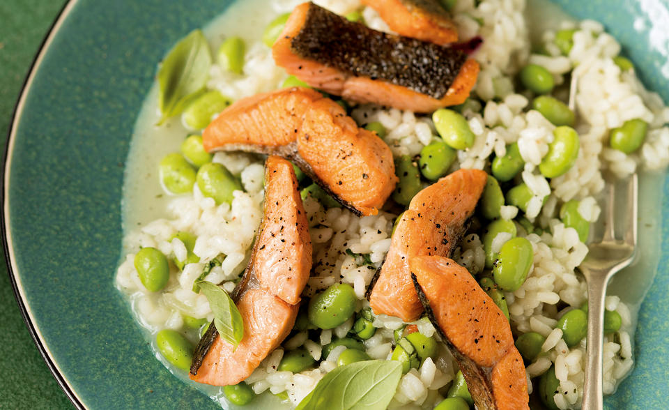 Risotto mit Sojabohnen und Lachsforelle