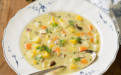 Bild: GUSTO / Theresa Schrems Erdäpfelsuppe, immer wieder anders
