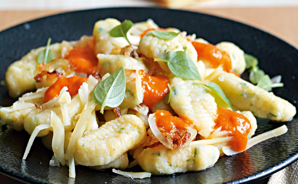 Basilikum-Gnocchi mit Paradeissauce