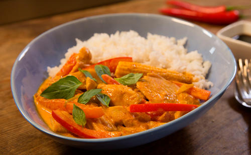 Bild: G+J Digital Products/Ulf Miers Schnelles Thai-Curry mit Huhn