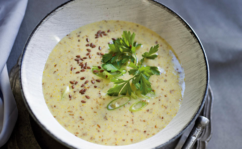 Leinsamensuppe mit Gewürzen