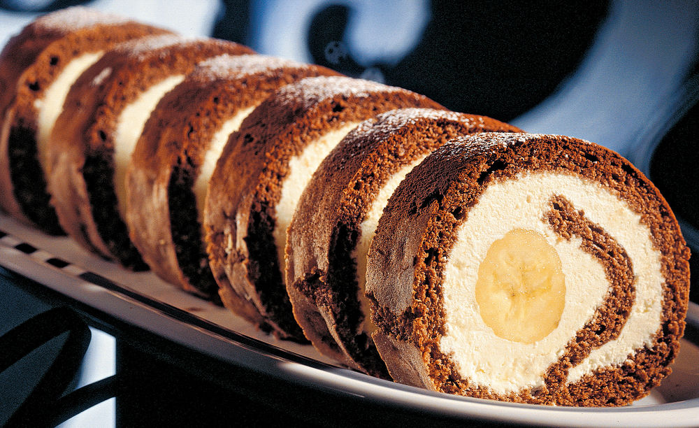 Schokolade-Bananen-Roulade • Rezept • GUSTO.AT