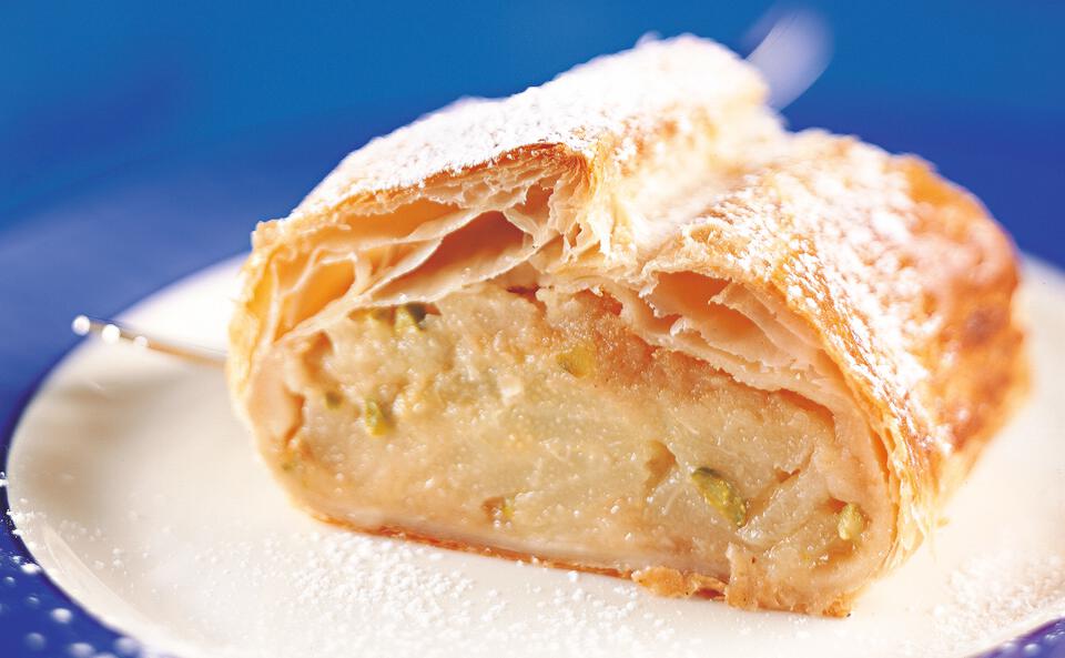 Birnenstrudel mit Pistazien