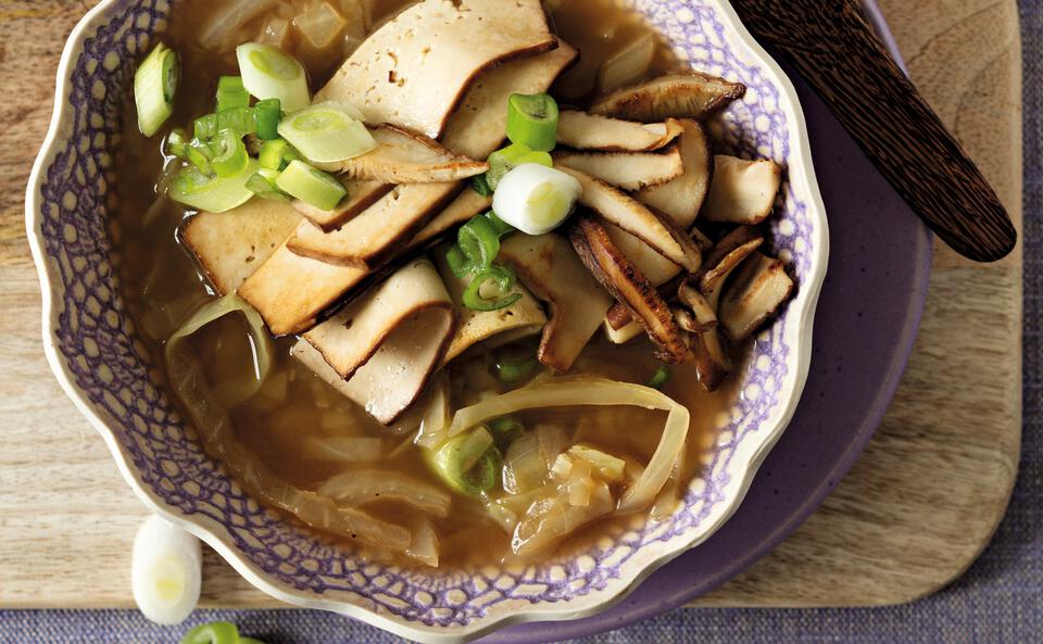 Einfache Asia-Krautsuppe