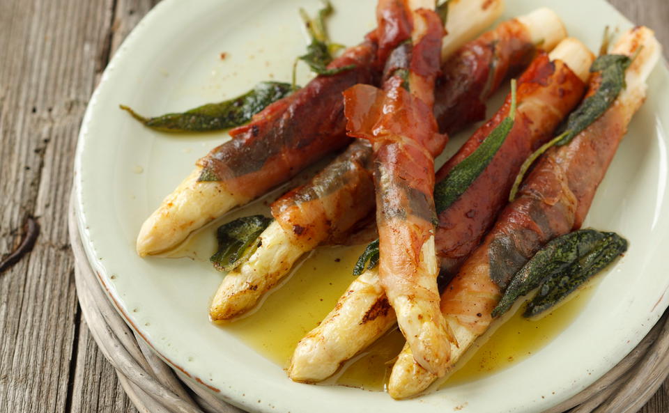 Saltimbocca vom weißen Spargel