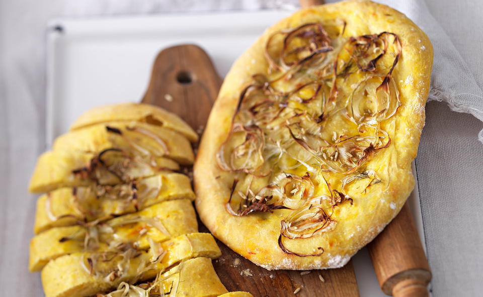 Safran-Focaccia mit Fenchel