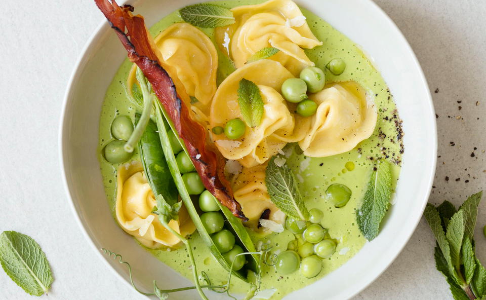 Ricotta-Ravioli mit Erbsen-Minzecreme