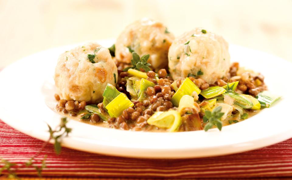 Linsen Ragout mit Lauch und Semmel Knöderln