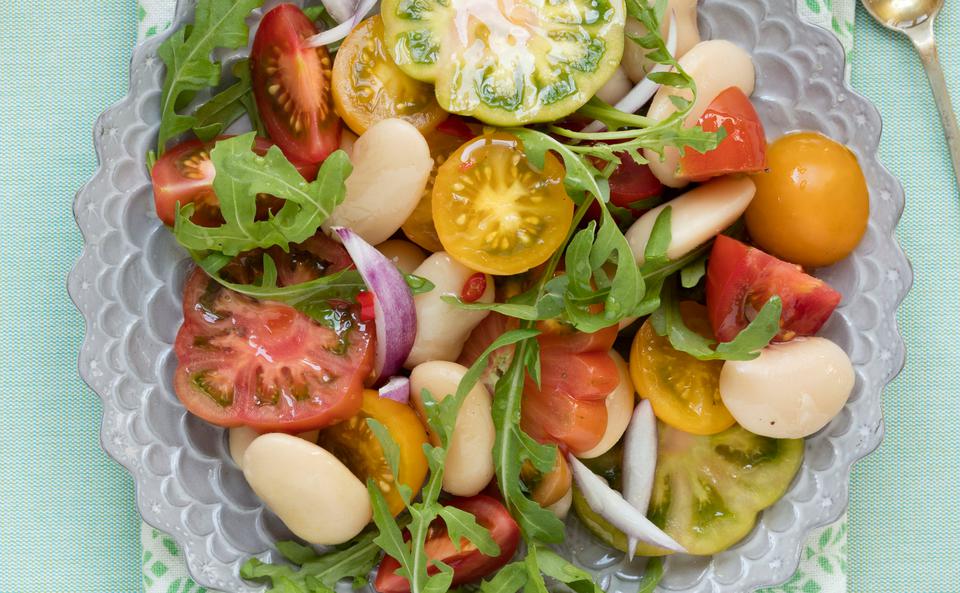 Paradeisersalat mit Bohnen