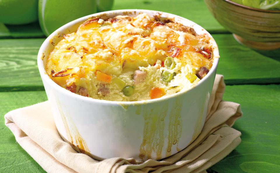Fleckerlauflauf mit Geselchtem und Gemüse