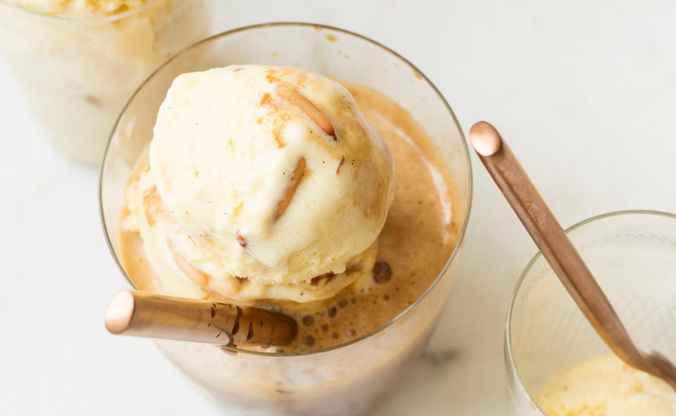 Affogato mit Safran-Honig-Pignoli-Eis