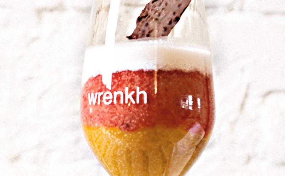 Amaranth-Erdbeer-Cocktail mit Schoko-Chips