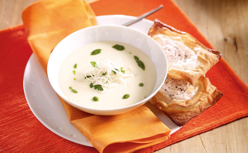 Krensuppe mit Schinkentascherln