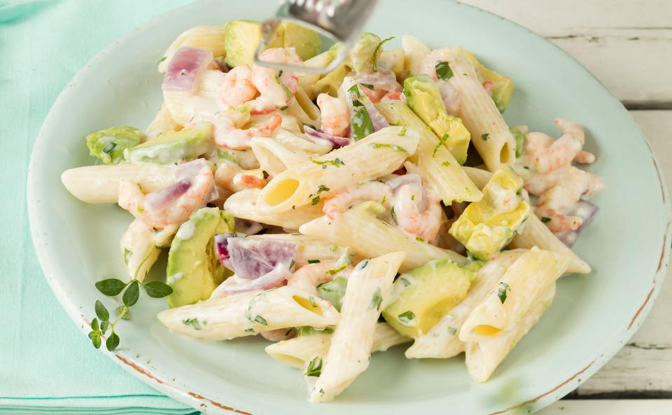 Penne mit Shrimps und Avocado