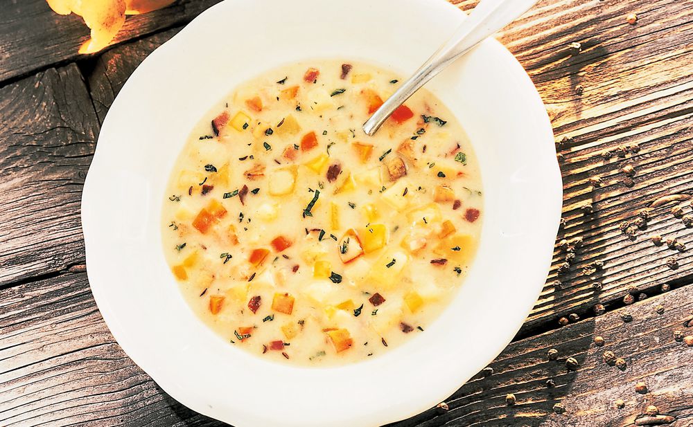 Wiener Erdäpfelsuppe mit Speck und Wurzelgemüse • Rezept • GUSTO.AT