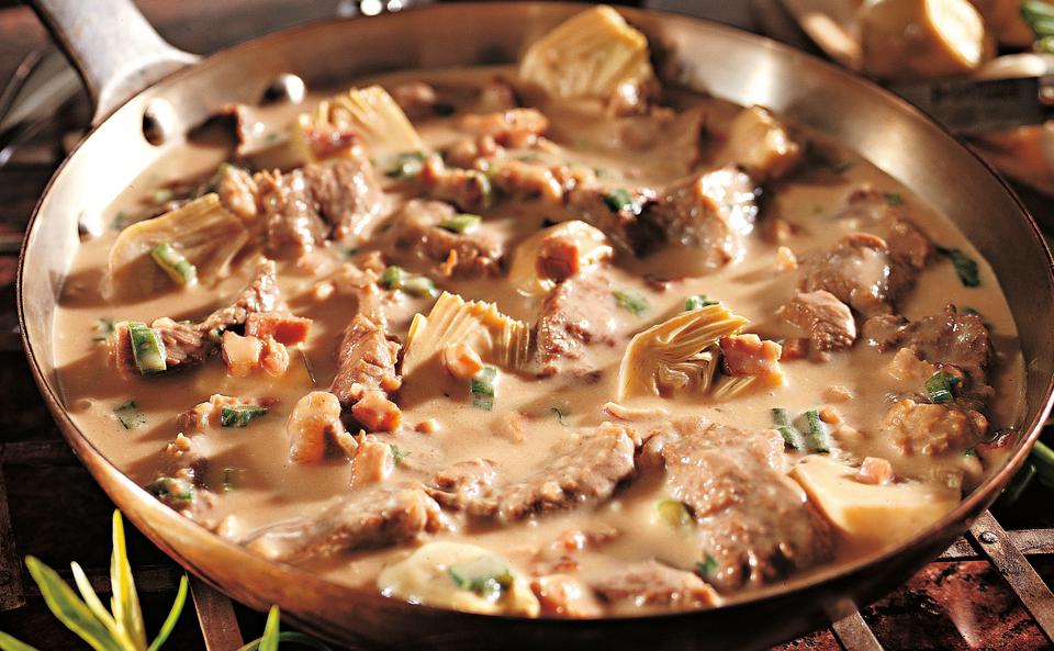 Rindsragout mit Artischocken und Jungzwiebeln