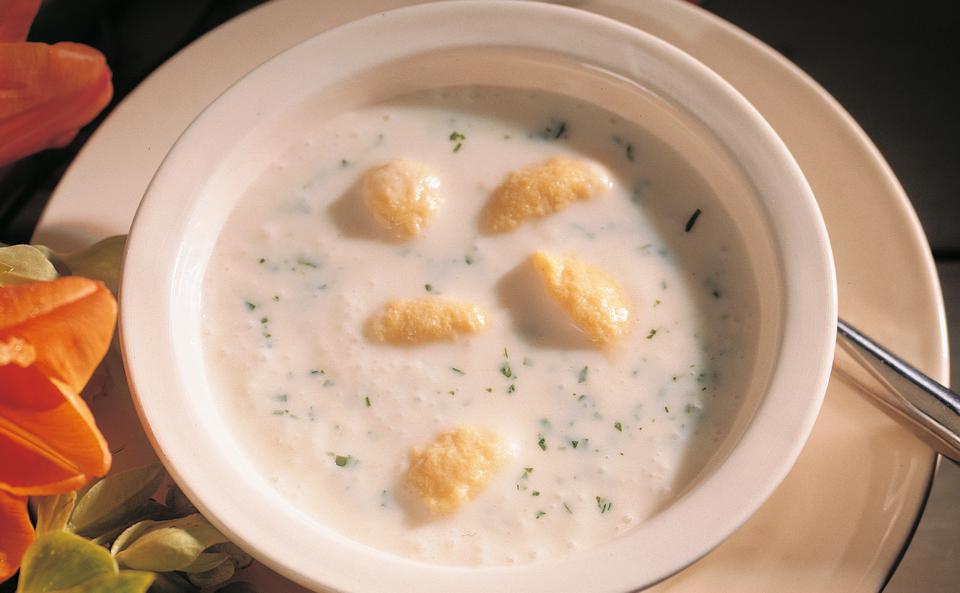 Selleriesuppe mit Karottennockerln