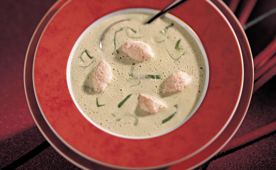 Kressesuppe mit Schinken-Nockerln