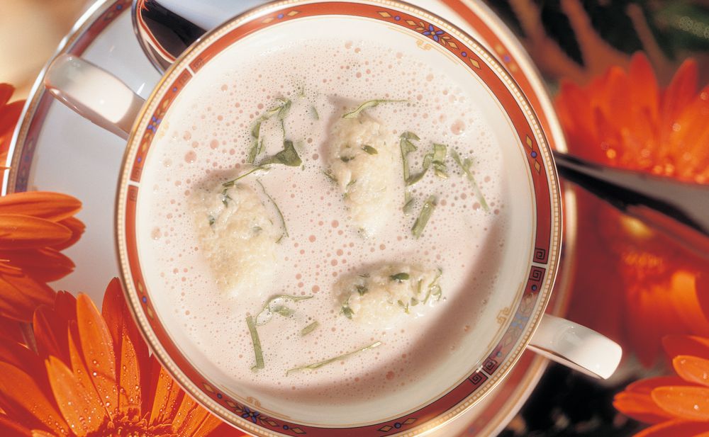Radieschensuppe mit Kressenockerln • Rezept • GUSTO.AT