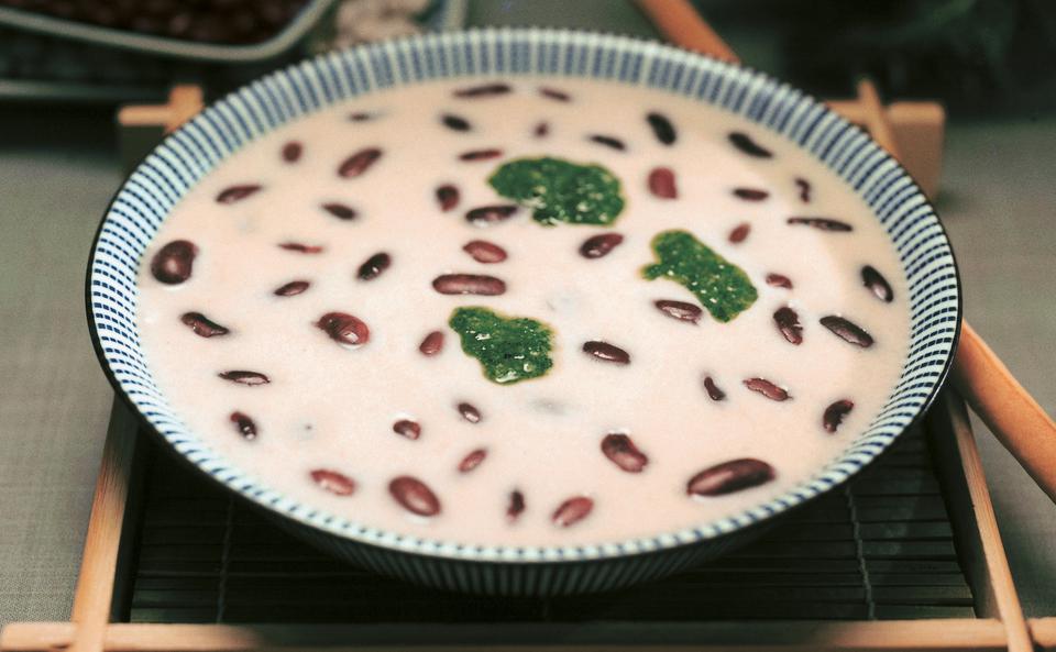 Deftige Bohnensuppe mit Rucola Pesto