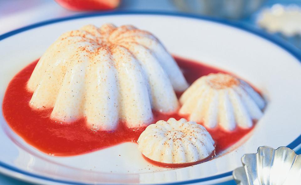 Grießpudding mit Erdbeersauce