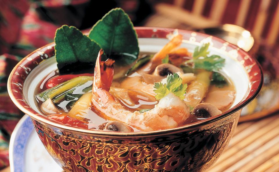 Tom Yum Gung: Thailändische Garnelensuppe mit Zitronengras