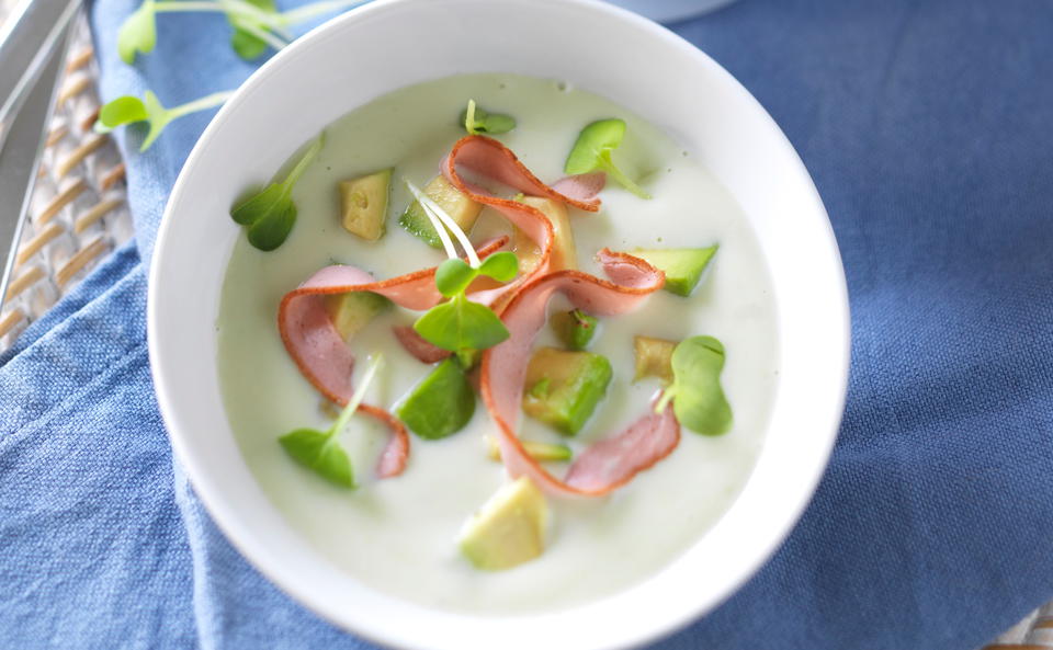 Avocadosuppe mit Leberkäse