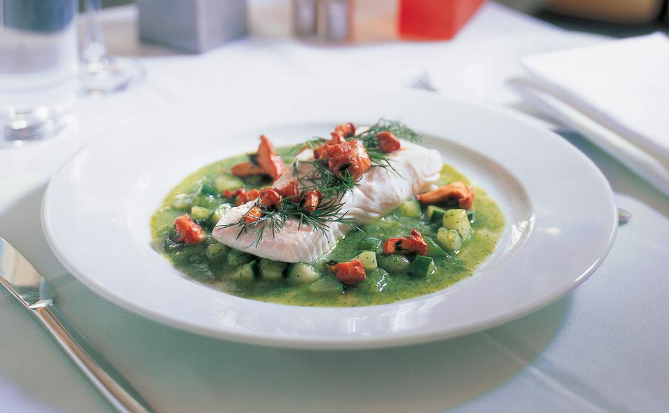 Heilbutt mit Gurke und Eierschwammerln • Rezept • GUSTO.AT