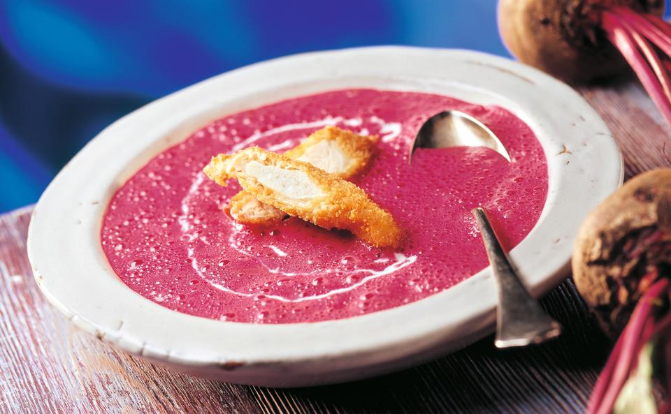 Rote-Rüben-Suppe mit Hühnerfilets in Krenpanier