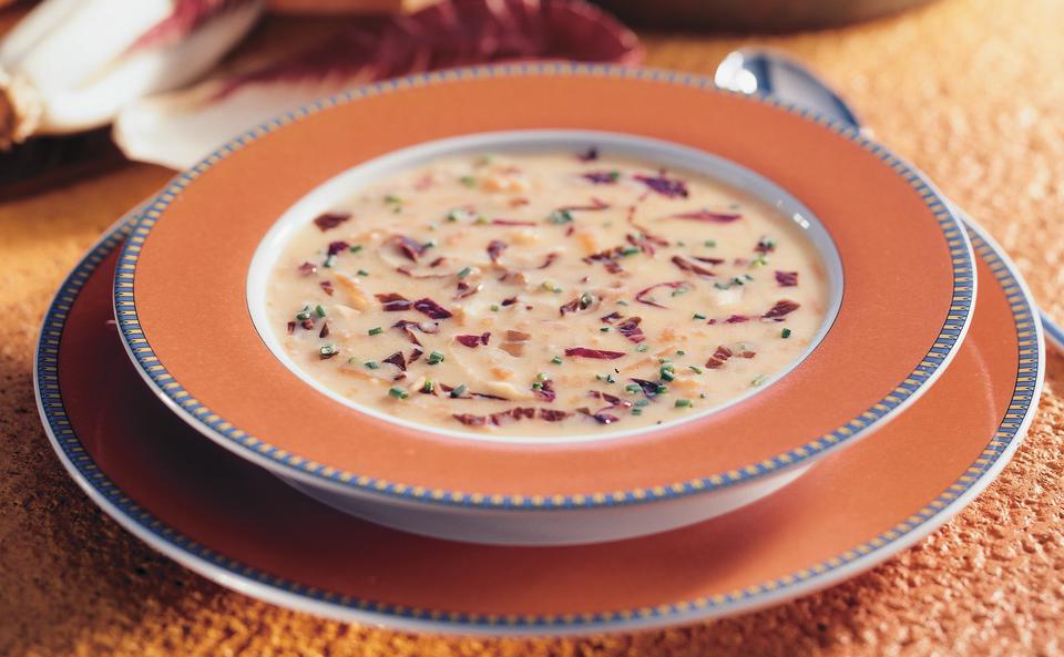 Grießsuppe mit Kürbis und Radicchio