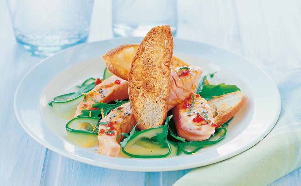 Lachs in Chili-Koriander-Marinade mit Knusper-Ciabatta