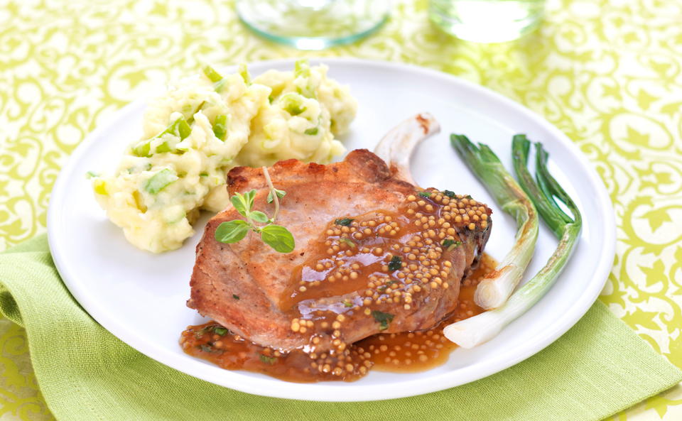 Schweinskotelett mit Senfsauce