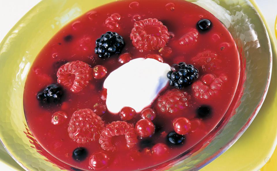 Rote Grütze mit Joghurt-Rahm