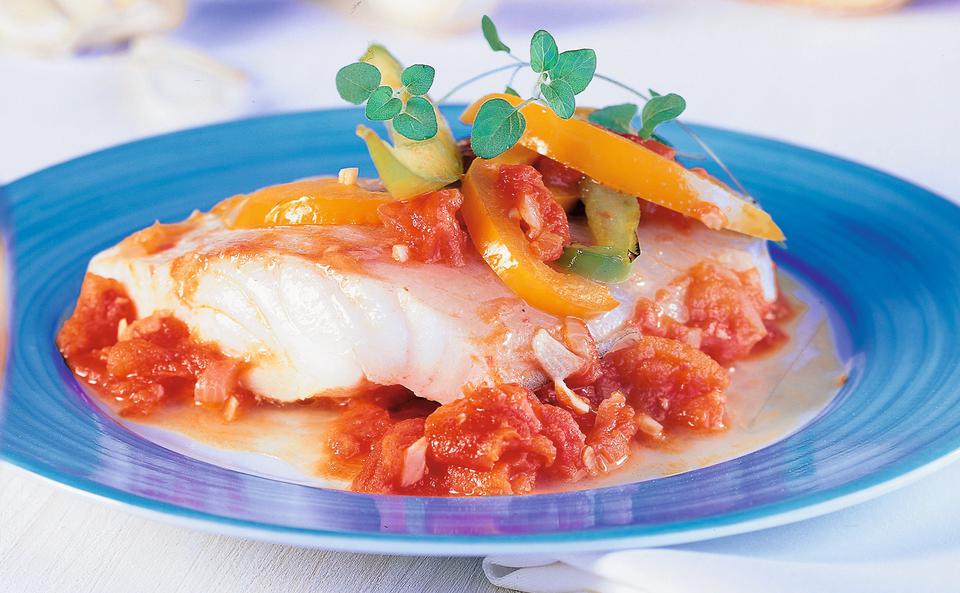 Sizilianisches Fischfilet in Paradeiser-Paprikasauce • Rezept