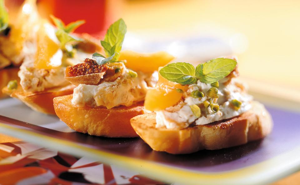 Süße Müsli-Crostini mit Trockenfrüchten