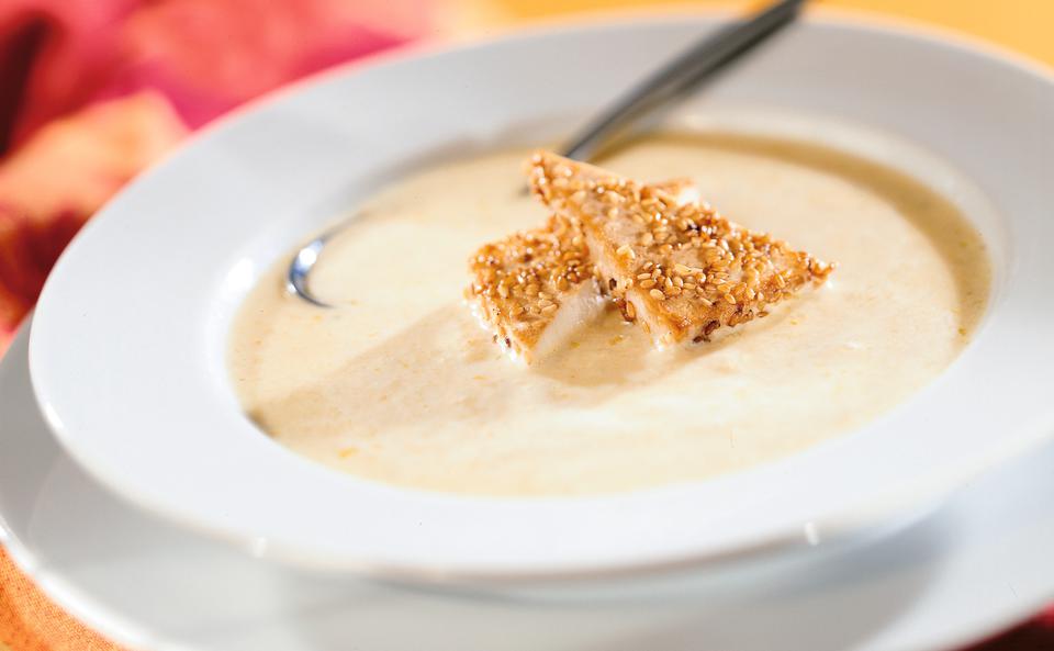 Chicorée-Orangensuppe mit Sesam-Tofu