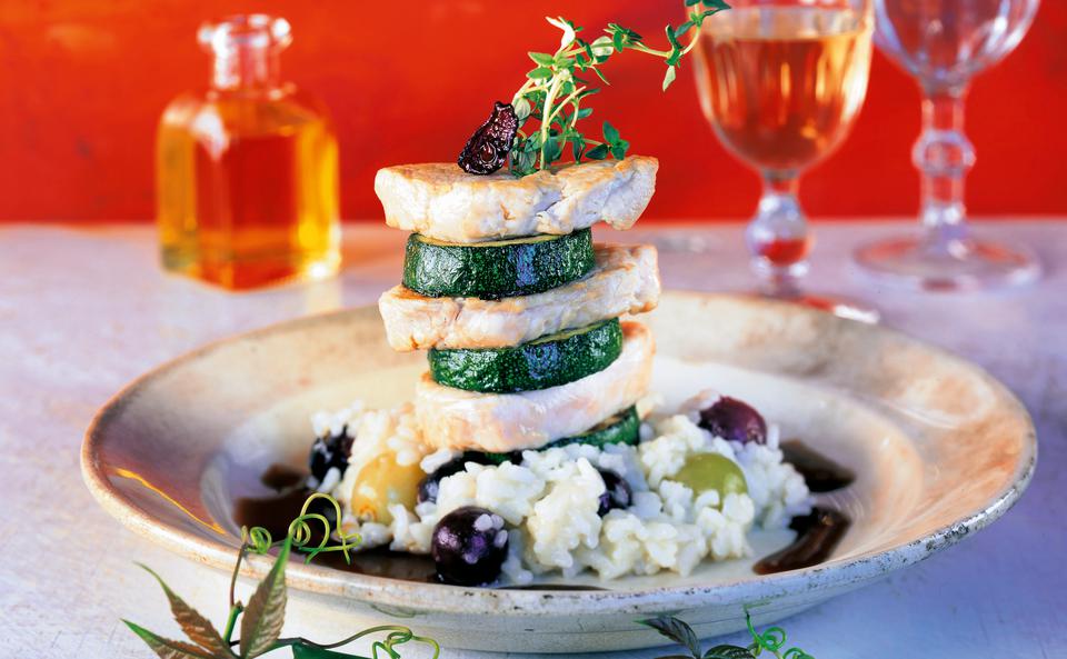 Puten-Zucchini-Türmchen mit Traubenrisotto