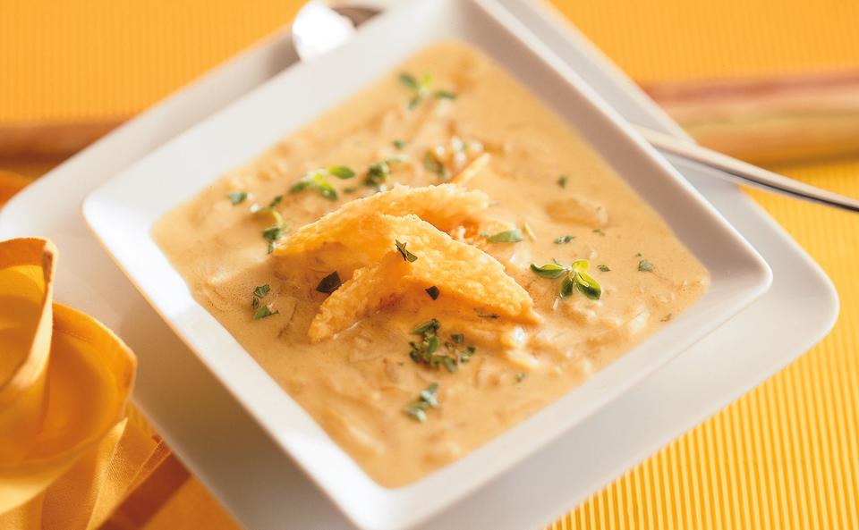 Zwiebelsuppe mit Knusper-Parmesan