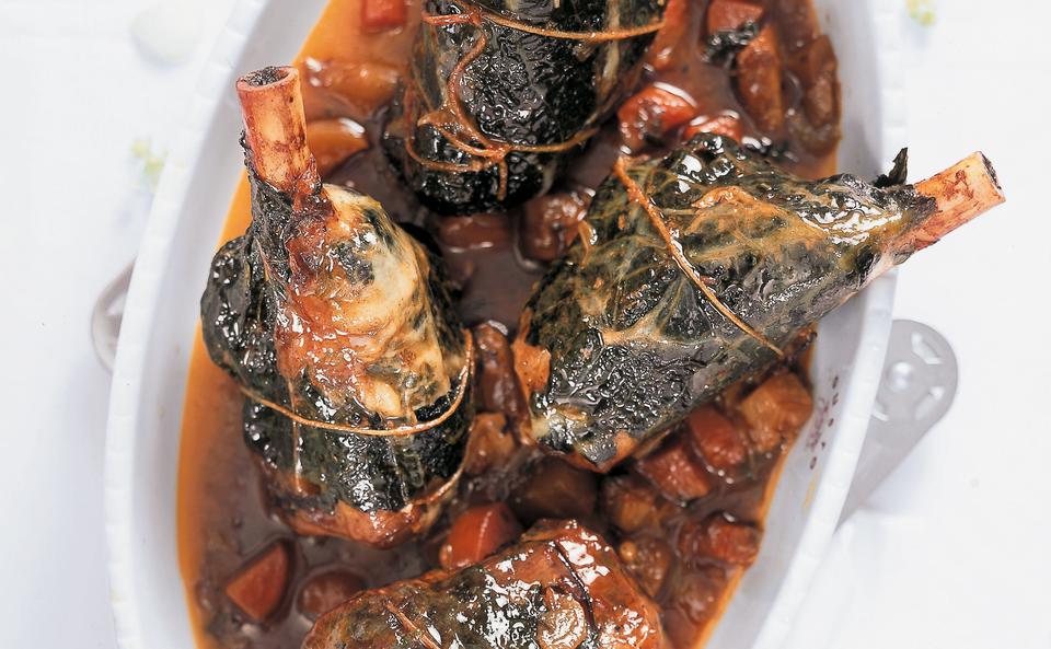Geschmorte Lammstelzen im Kohlmantel • Rezept • GUSTO.AT