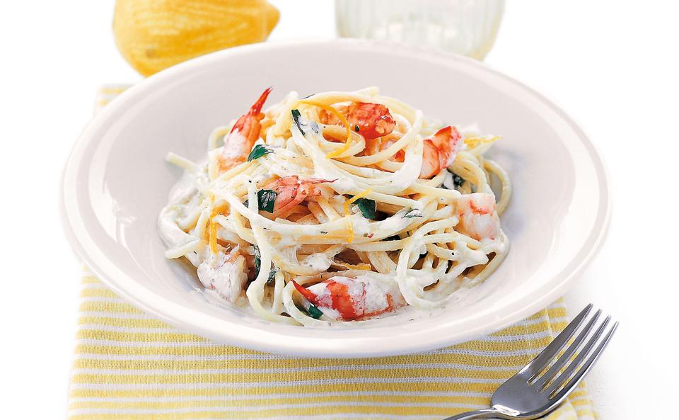 Spaghetti mit Zitronensauce und Shrimps