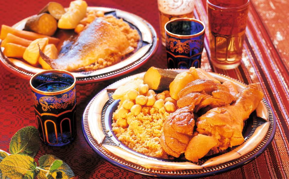 Couscous royal: Couscous mit Fisch, Huhn und Lamm