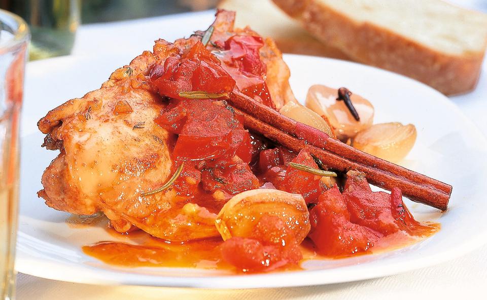 Griechisches Kaninchen in Koriander-Sauce mit Schalotten