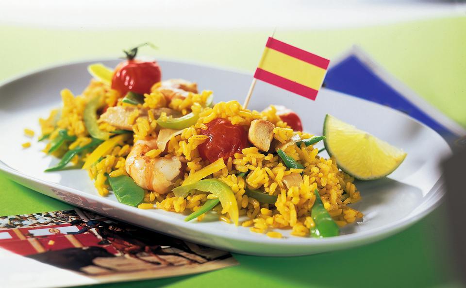 Paella mit Hühnerfilets und Garnelen