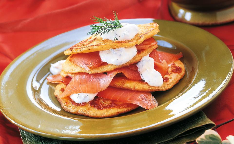 Boxty mit Räucherlachs und Dill-Rahm