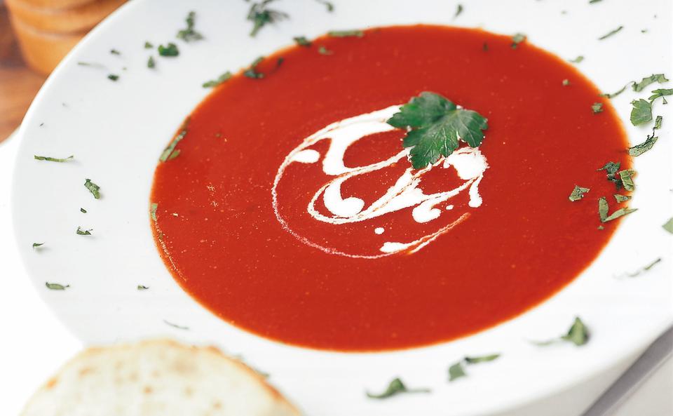 Tomatensuppe mit Selchspeck