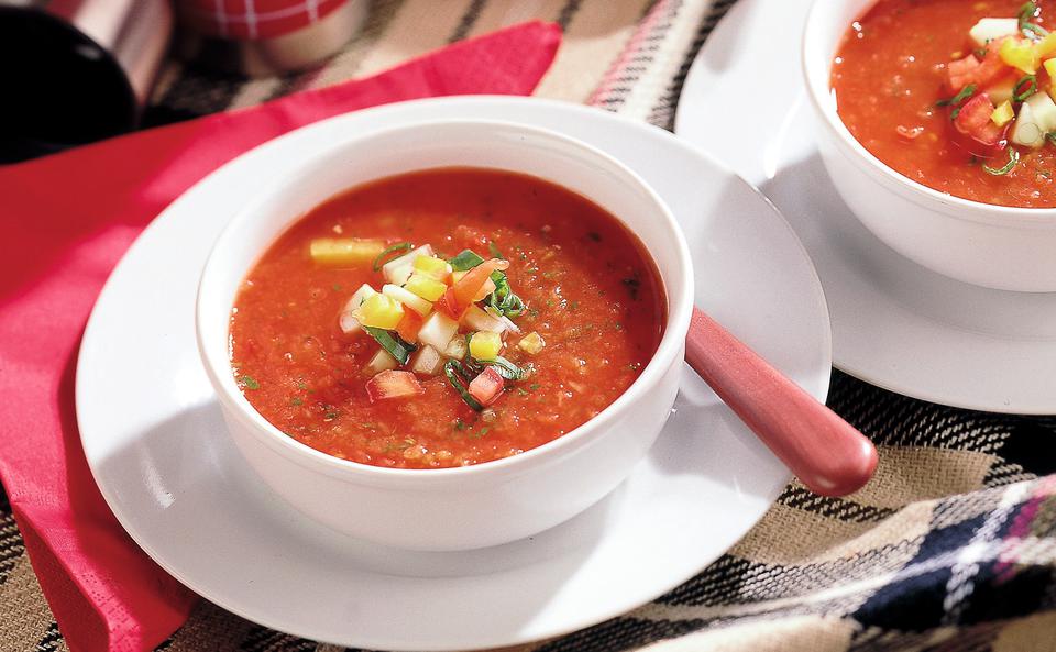 Kalte Tomatensuppe • Rezept • GUSTO.AT