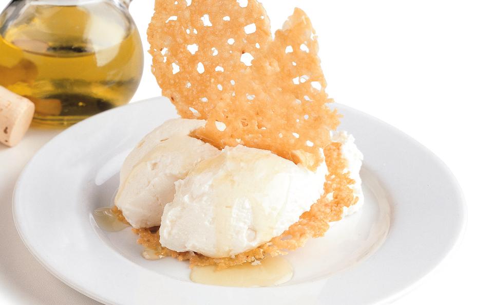 Parmesancracker mit getrüffeltem Frischkäse • Rezept • GUSTO.AT