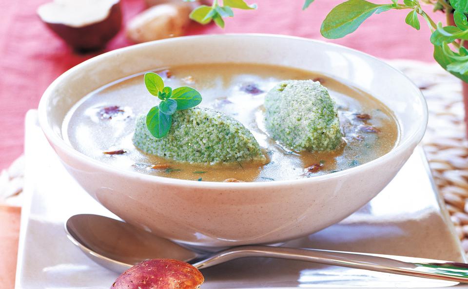 Pilzsuppe mit Spinatnockerln