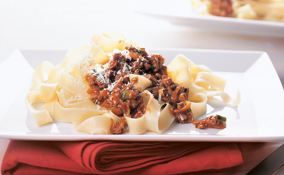 Tagliatelle mit Fleisch-Gemüsesauce