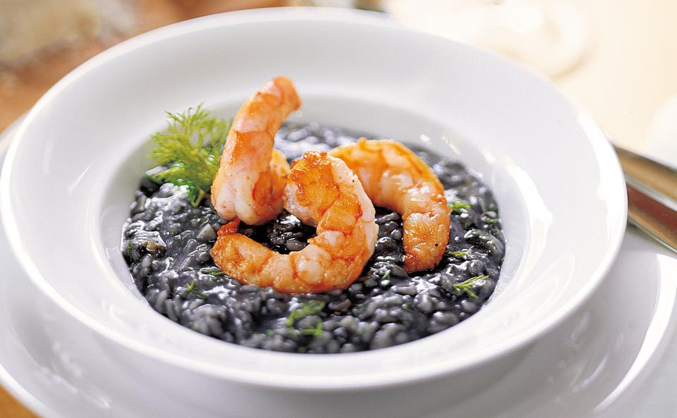 Risotto nero mit Garnelen